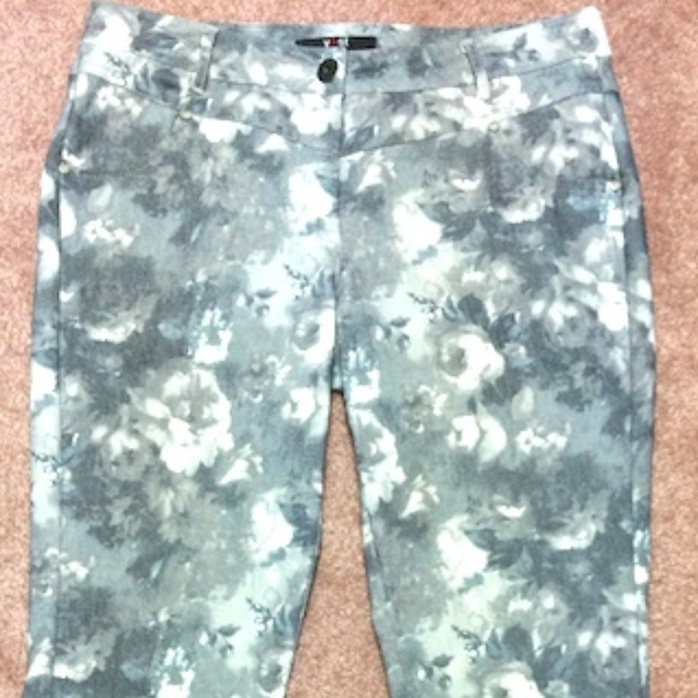 Pants - Picture 7 of 7